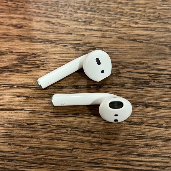 Authentic Apple Watch series 2 and apple airpod - Picture 11 of 12